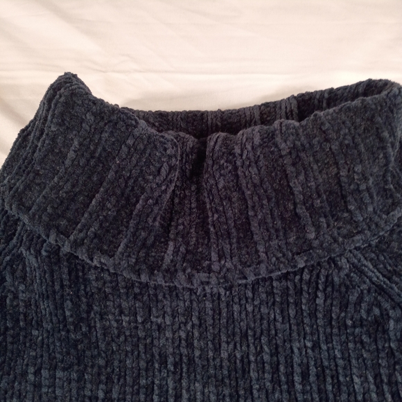 Carolyn Taylor Navy Textured Sweater - Picture 2 of 5